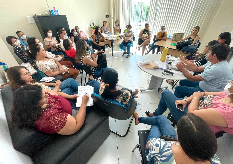 REUNIÃO COM OS COORDENADORES DAS EQUIPES DE SAÚDE DA FAMÍLIA DO MUNICÍPIO